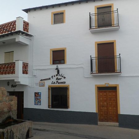 Pension La Fuente Yegen Exterior photo